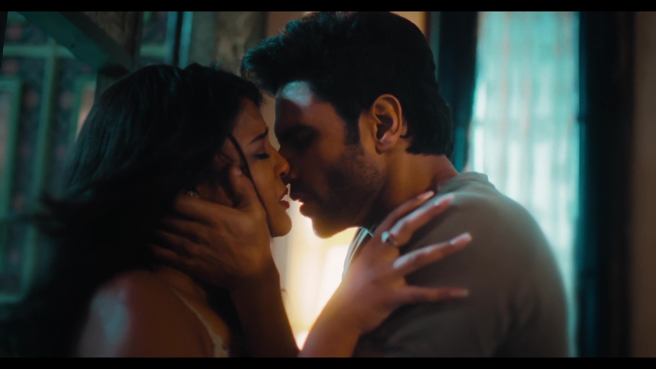 vlcsnap-2025-04-16-23h19m45s328