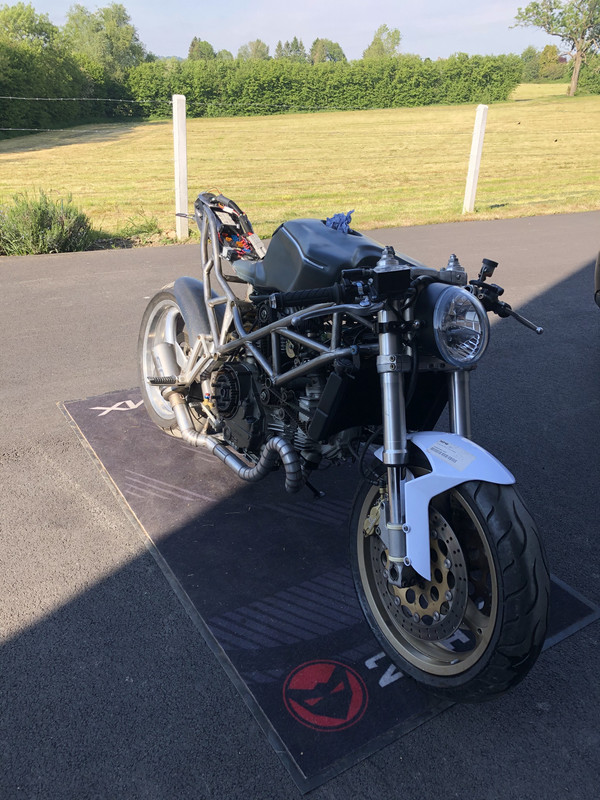 89918D60-286A-4D97-80DF-8BD240C9F78C