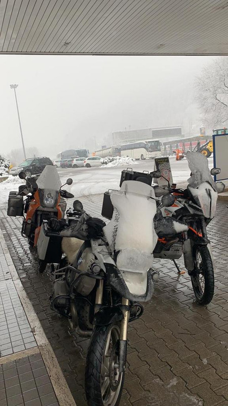 E67AD85E-E319-41D7-9834-B48C189A2188