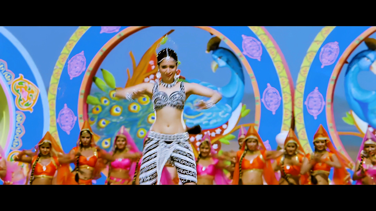 Tamanna Hot Song From Himmatwala Naino Main Sapna 4K (Best Quality).mp4_snapshot_01.18_[2021.04.05_1