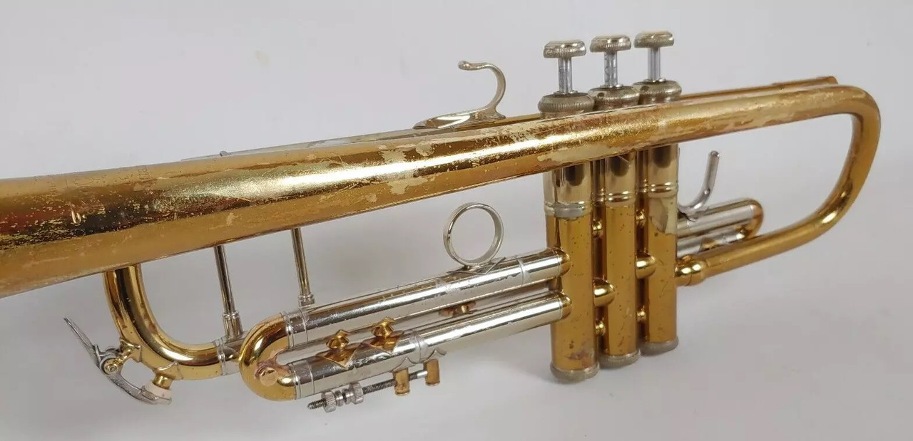 Bach 1973 Stradivarius 37 Trumpet sn 69098 (7)