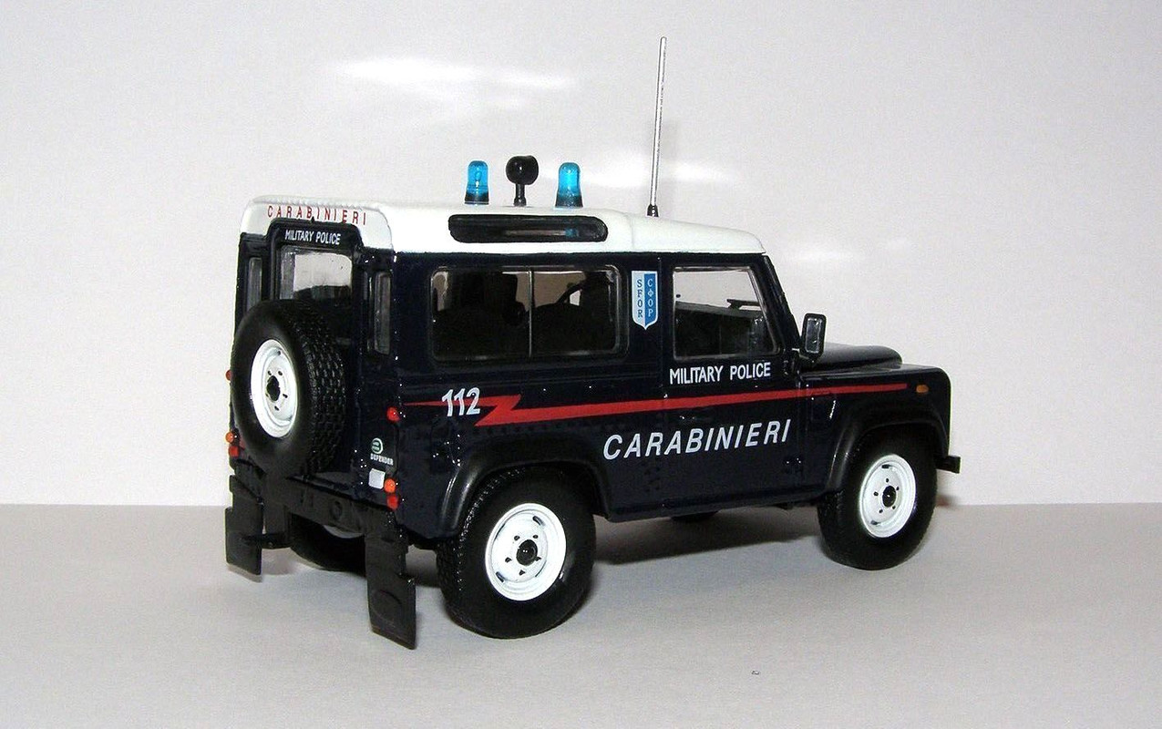 1990 Land Rover Series IV Defender 90 Carabinieri (Grani & Partn