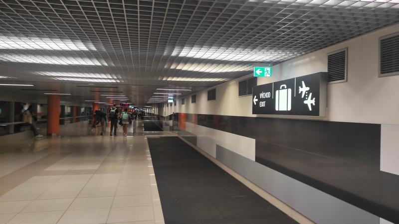 República Checa y sus pueblos-2025 - Blogs de Checa Rep. - Aeropuerto de Praga y alojamiento-20-9-2025 (7)