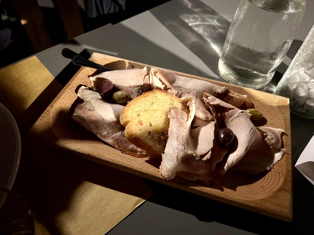 Жаркий сентябрь на побережье Тирренского моря.