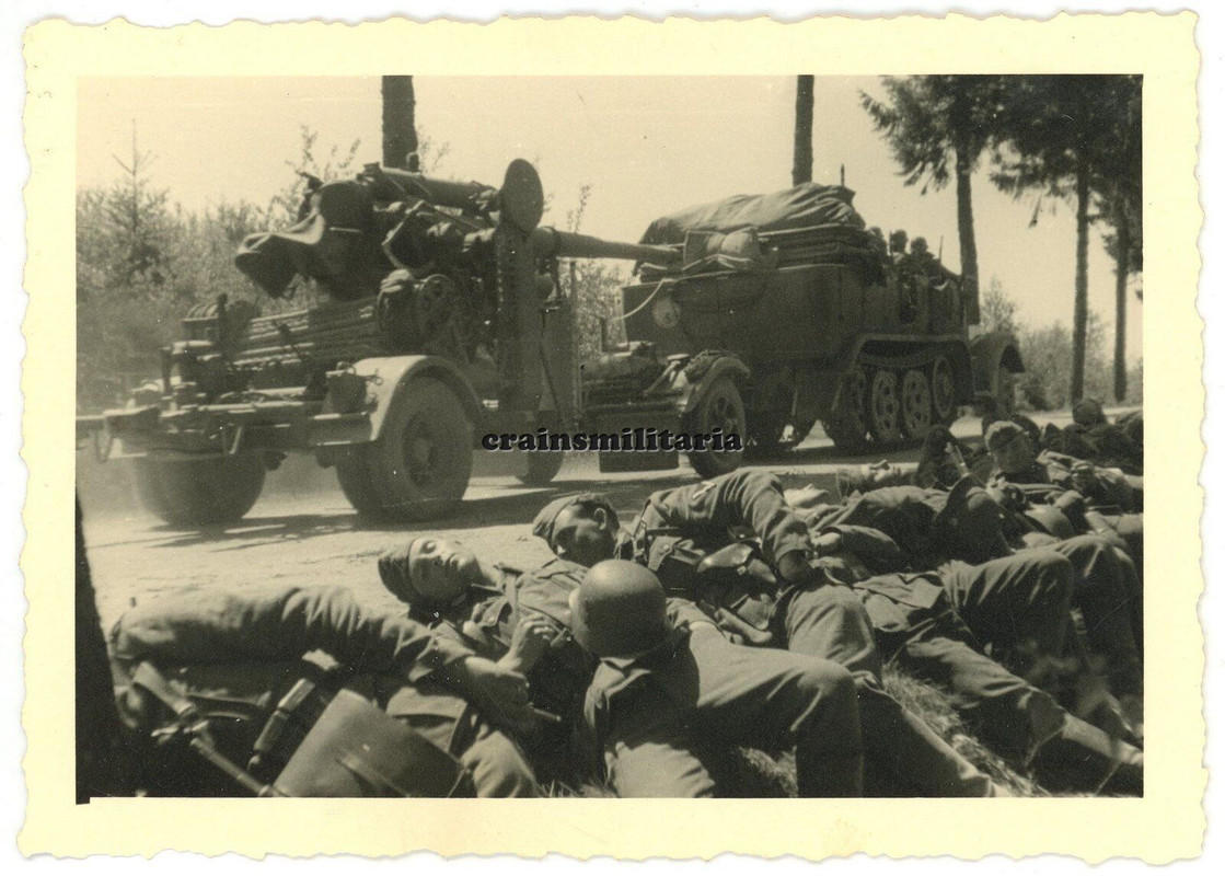 Orig. Foto Halbkette mit Flak Geschütz NOUZONVILLE Maas Ardennen Frankreich 1940