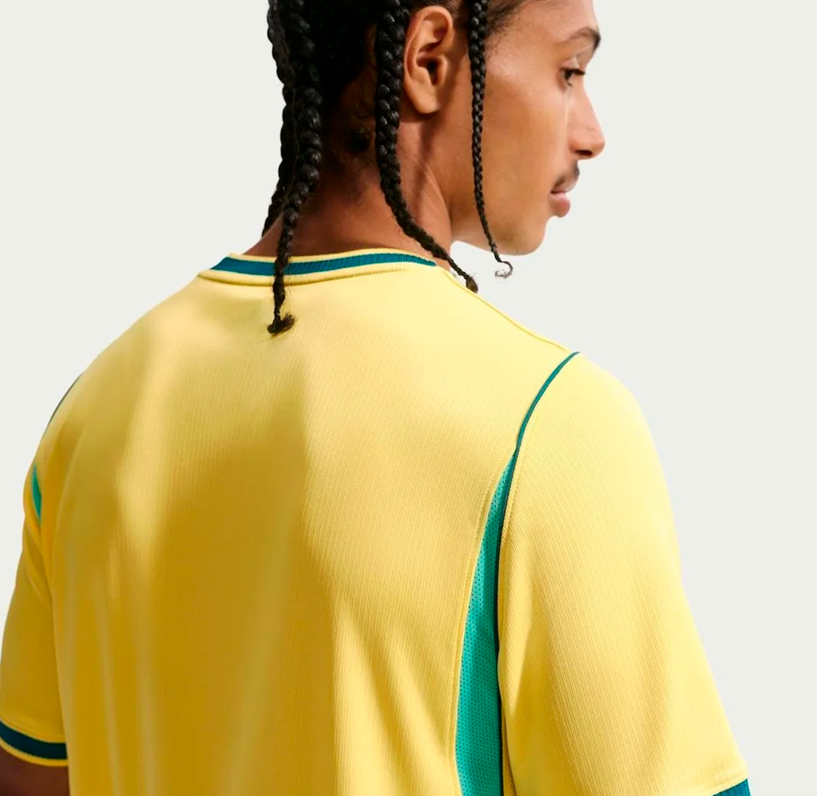 2 Camisas da Seleção Brasileira3
