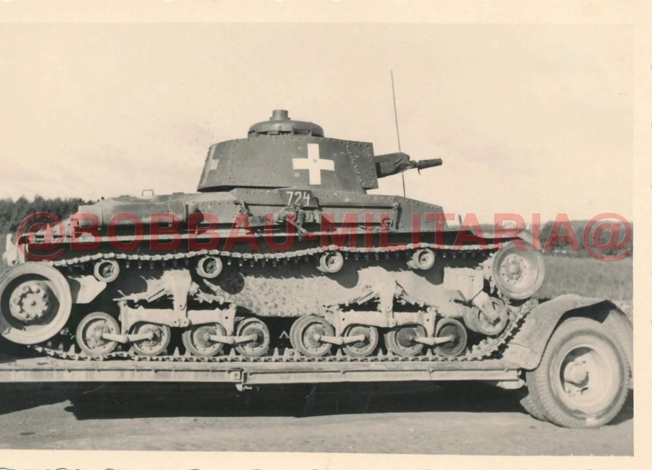 F26 Foto Polen Blitzkrieg 1939 Wehrmacht SKODA Panzerkampfwagen 35 auf Tieflader
