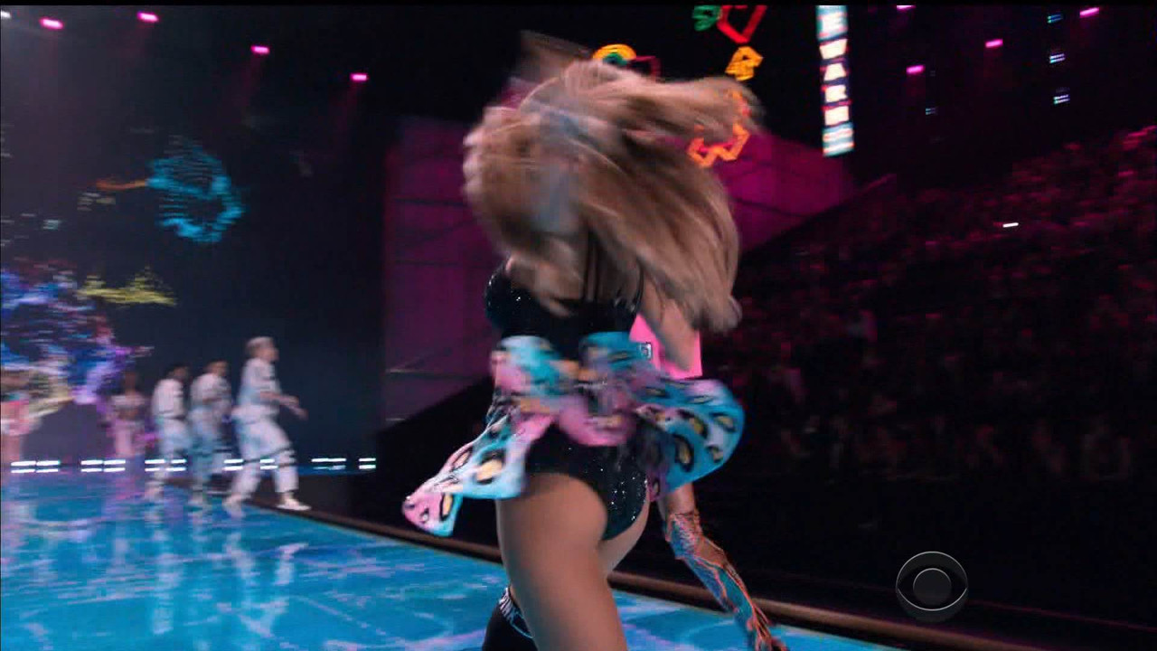 ariana-grande-medley-victorias-secret-fashion-show-2014-1080i-4