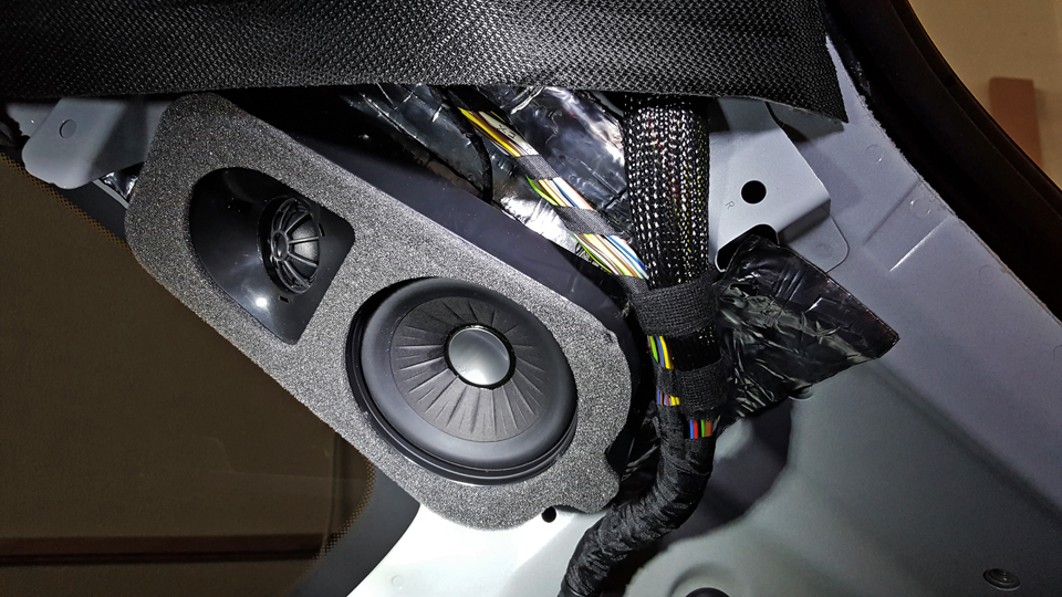 B32 D-Pillar Right Speaker-sm