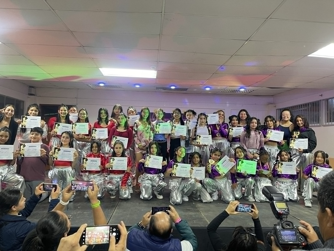 Foto de grupo Satu Dance