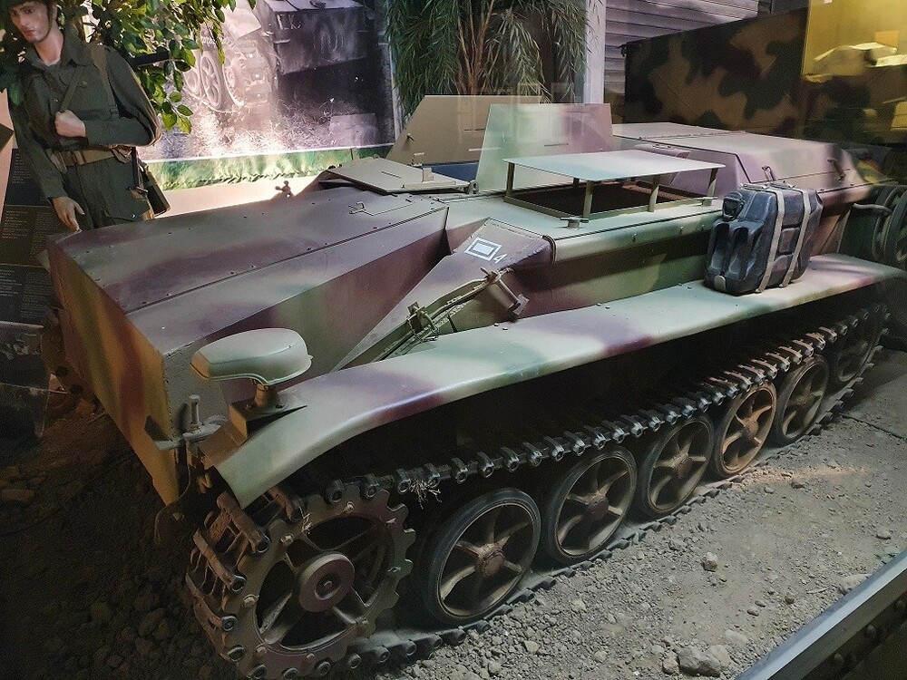 Schwerer Ladungsträger Borgward IV Sd.Kfz 301