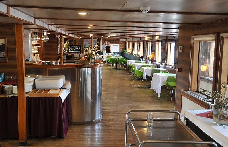 Marina - Najstariji putnički brod na svijetu - Page 3 Botel-Marina-16