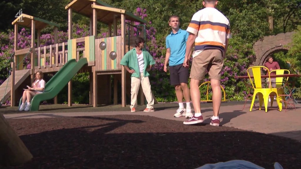 [Image: 0ceqwcrz1g88.jpg]