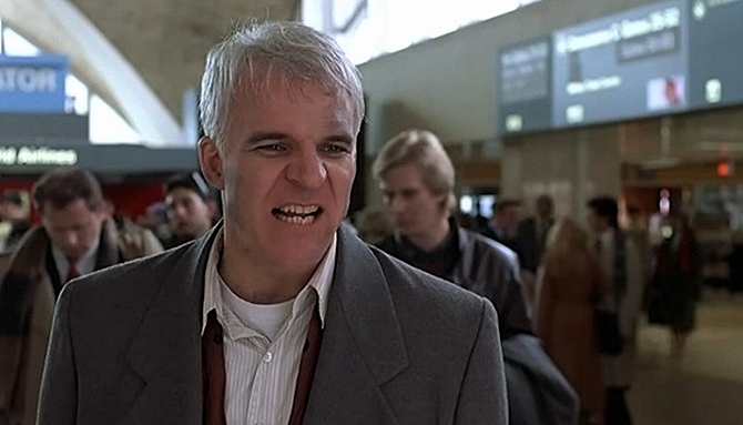 APRIL-FOOLS-AIRPORT-STEVE-MARTIN-4-FOTOR.jpg