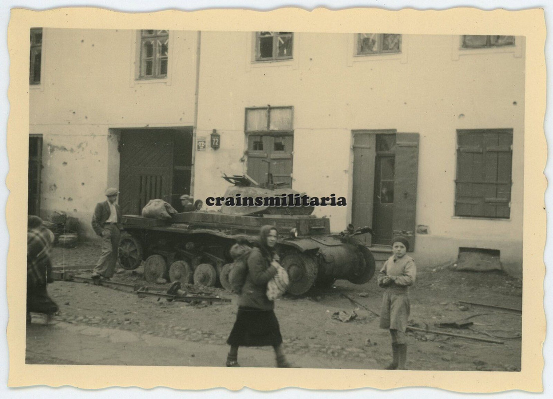 Orig. Foto zerstörte Panzer II Tank b. Warschau Polen 1939