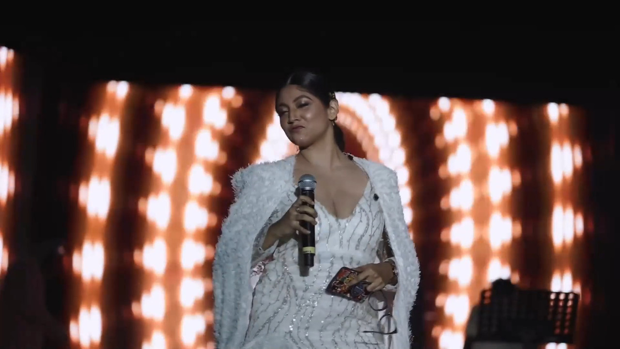 Abhaya Hiranmayi Big Boobs and Cleavage shaking.mp4_snapshot_01.24.779