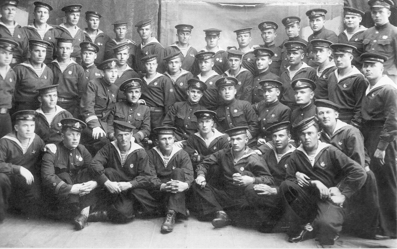 С-7, экипаж осенью 1942г