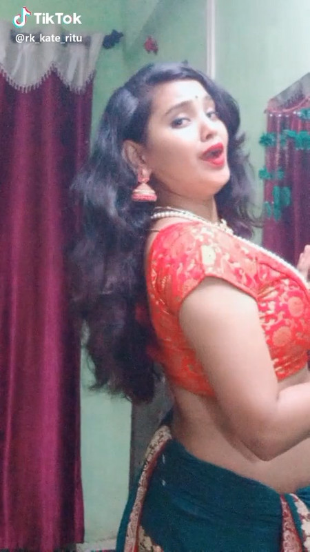 marathi girl sexy belly and navel.mp4_snapshot_00.02.794