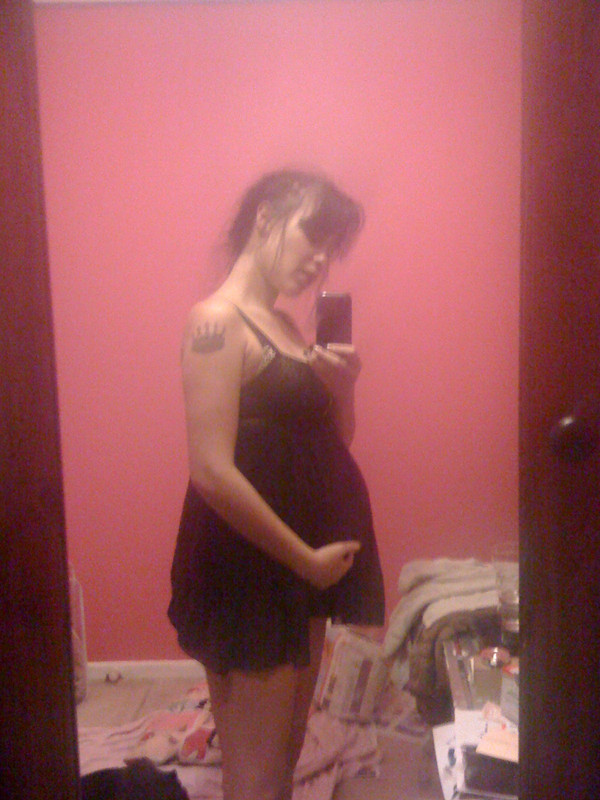 Otra nena amateur desnuda y embarazada