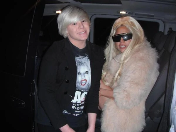 6-19-12-Arriving-Hotel-in-New-York-001.w