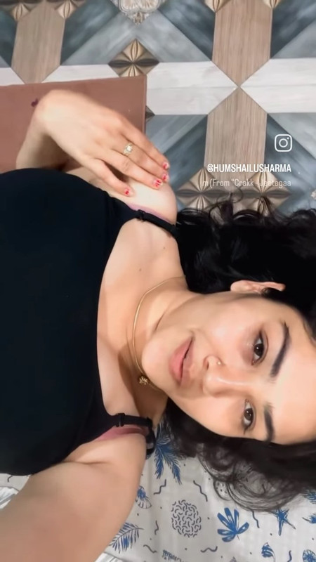 Humali sharm hot show in black tshirt.mp4_snapshot_00.06.623