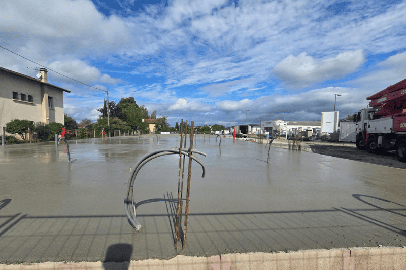 Plancher porté de 18 cm avec 140 m3 de béton et finition lissée