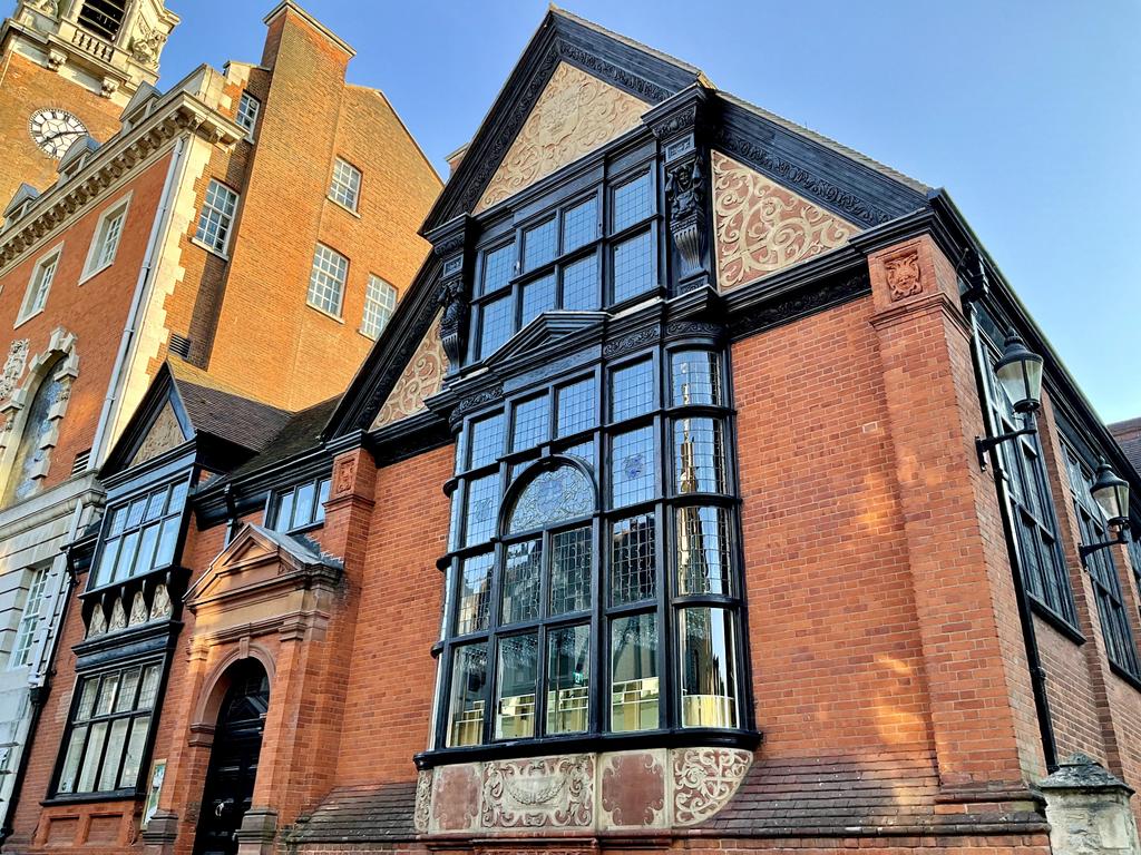 Пёстрая лента. Путешествие по сельским дорогам Англии в мае 2025 г.