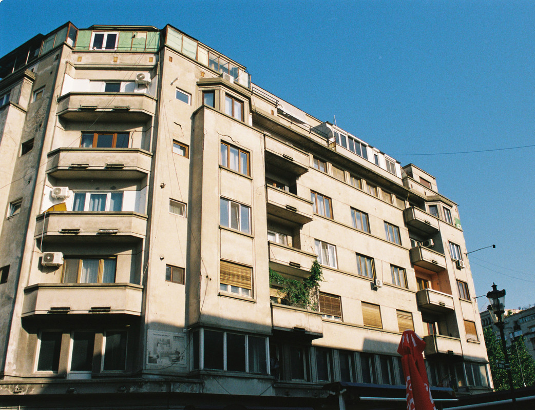R1-09392-0014.jpg