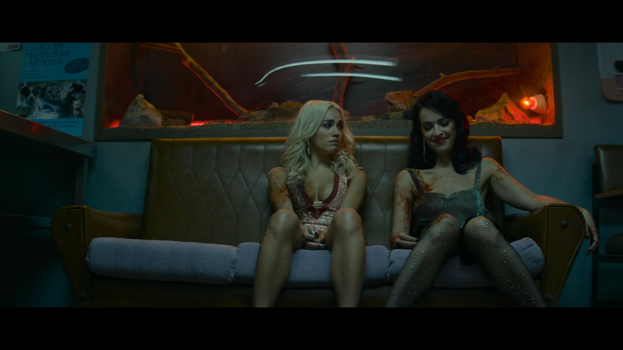 Sky.Rojo.S01E01.Divano.In.Similpelle.Rossa.iTALiAN.MULTi.1080p.WEB.x264-MeM.mkv_snapshot_25.04_[2021