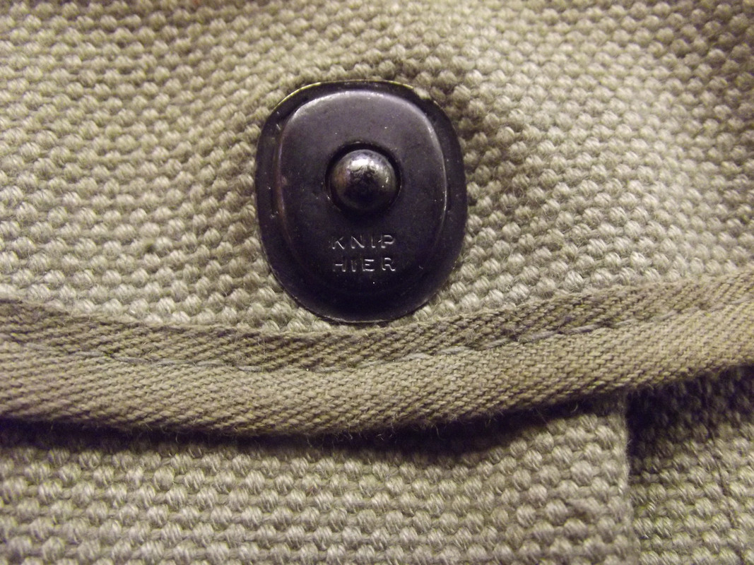 "Knip Hier" Lift The Dot Entrenching tool pouches . DSCF7408