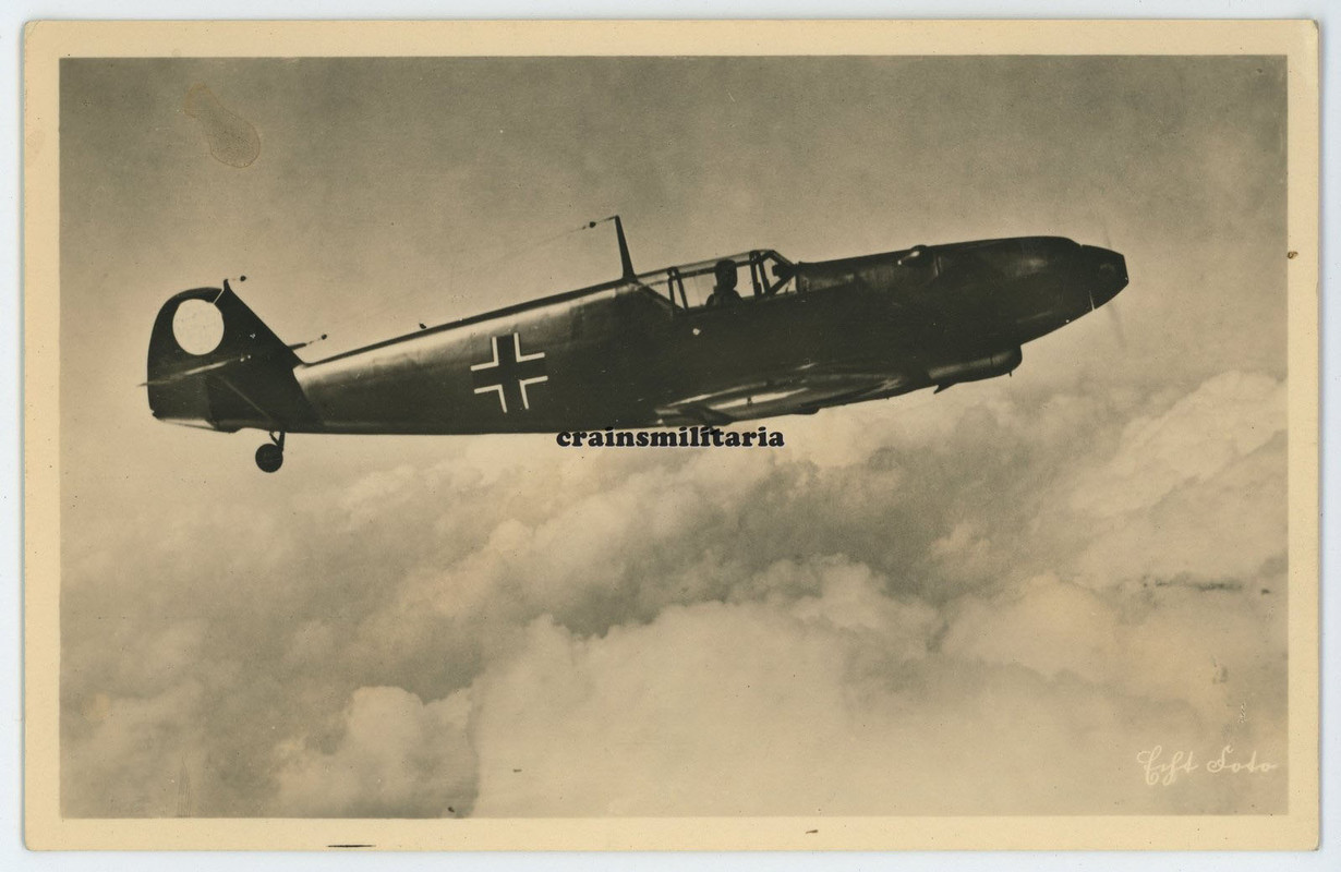 Orig. Foto AK Unsere Luftwaffe - Messerschmitt Bf 109 Flugzeug im Flug