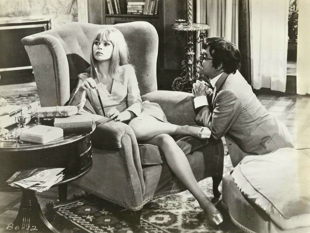Britt_Ekland_mc90