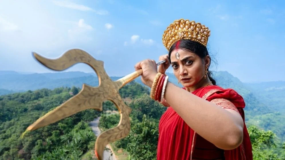 পাহাড়ি সাজে অর্ষা, ছড়ালেন মুগ্ধতা
