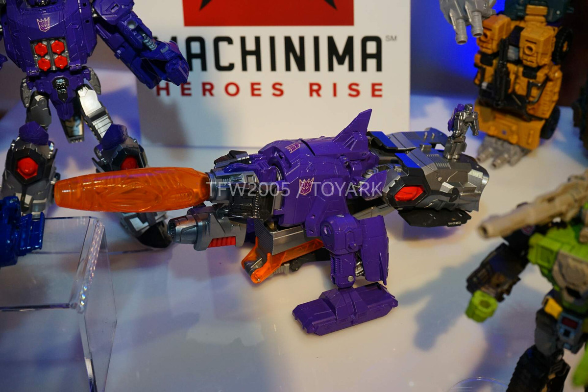 NYCC2015-Transformers-Closer-Look-033