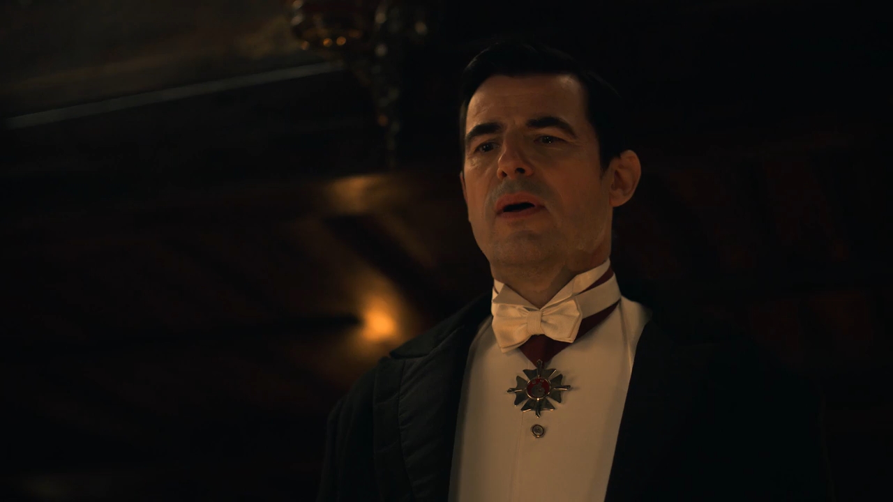 Dracula 2020 WebRip Season 1 [Hindi + English] 480p 720p ESub Screenshot