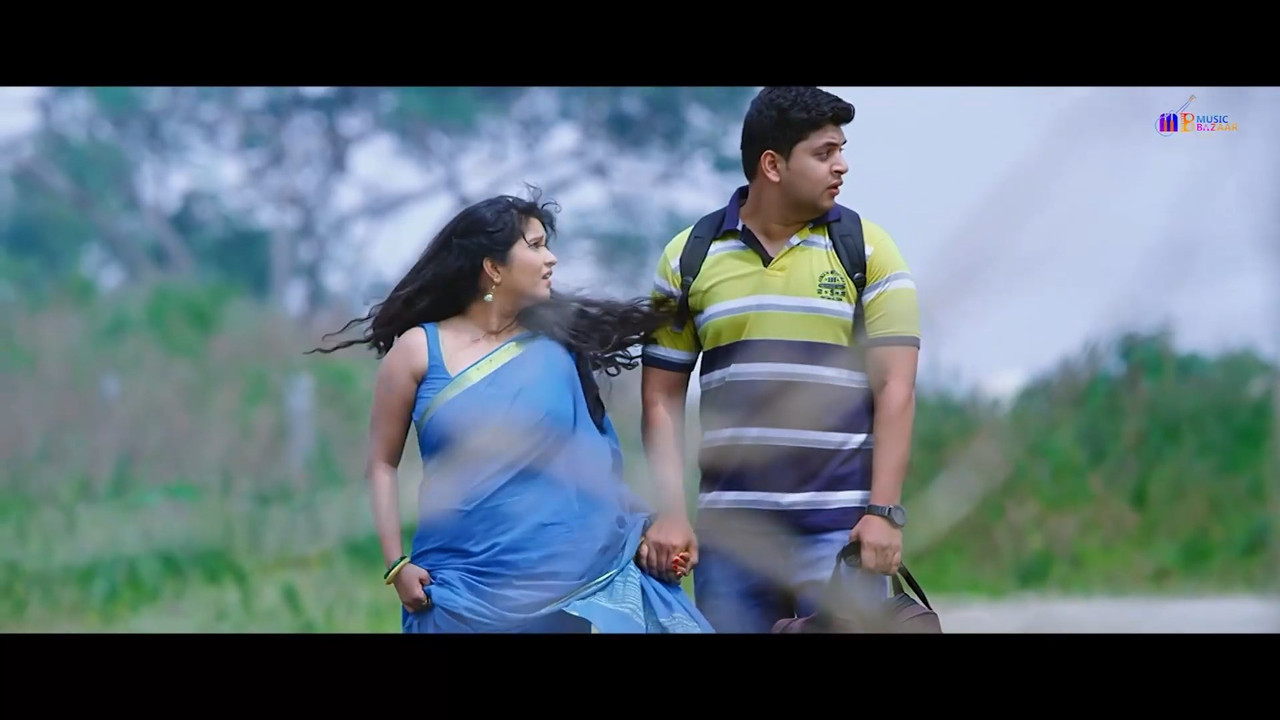 Shubha Poonja  Hot Scenes from an old tulu movie.mp4_snapshot_09.44.995