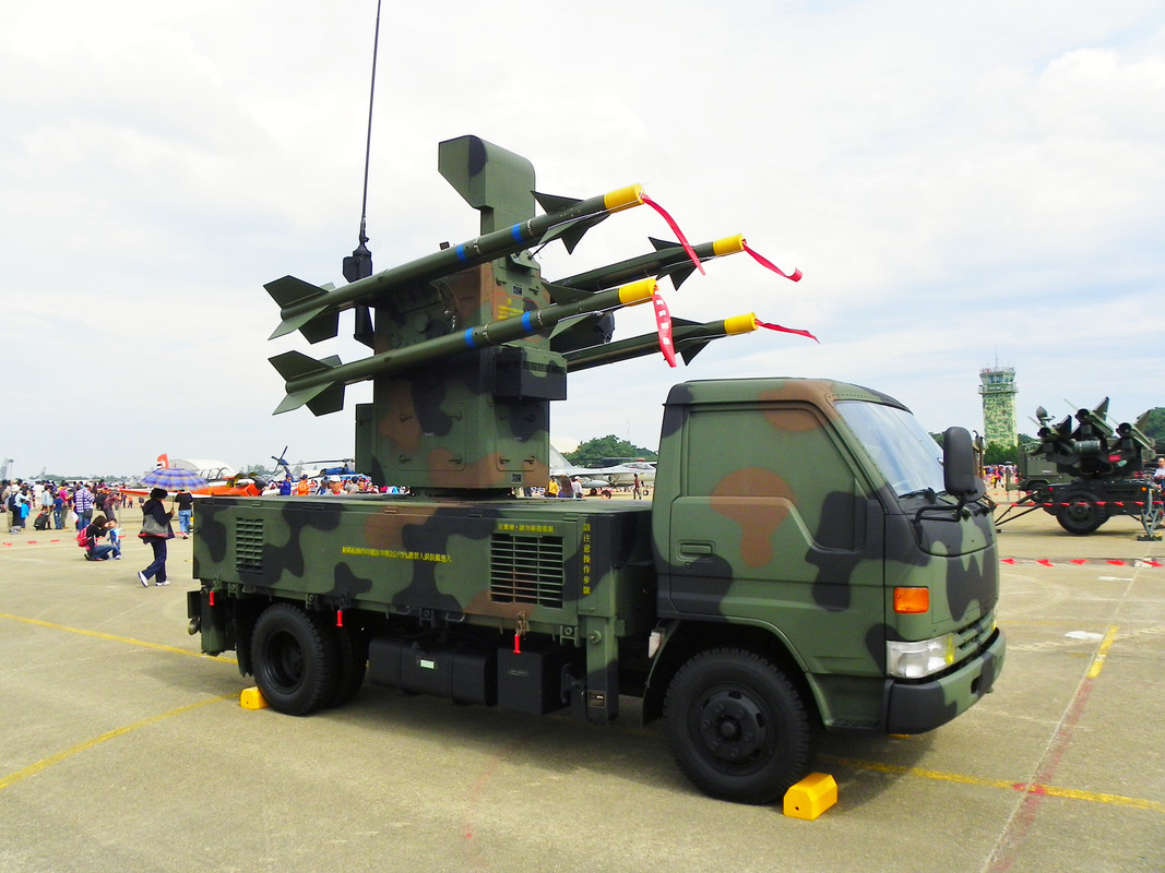 Antelope-Air-Defense-System-in-CCK-Air-Force-Base-20111112.jpg