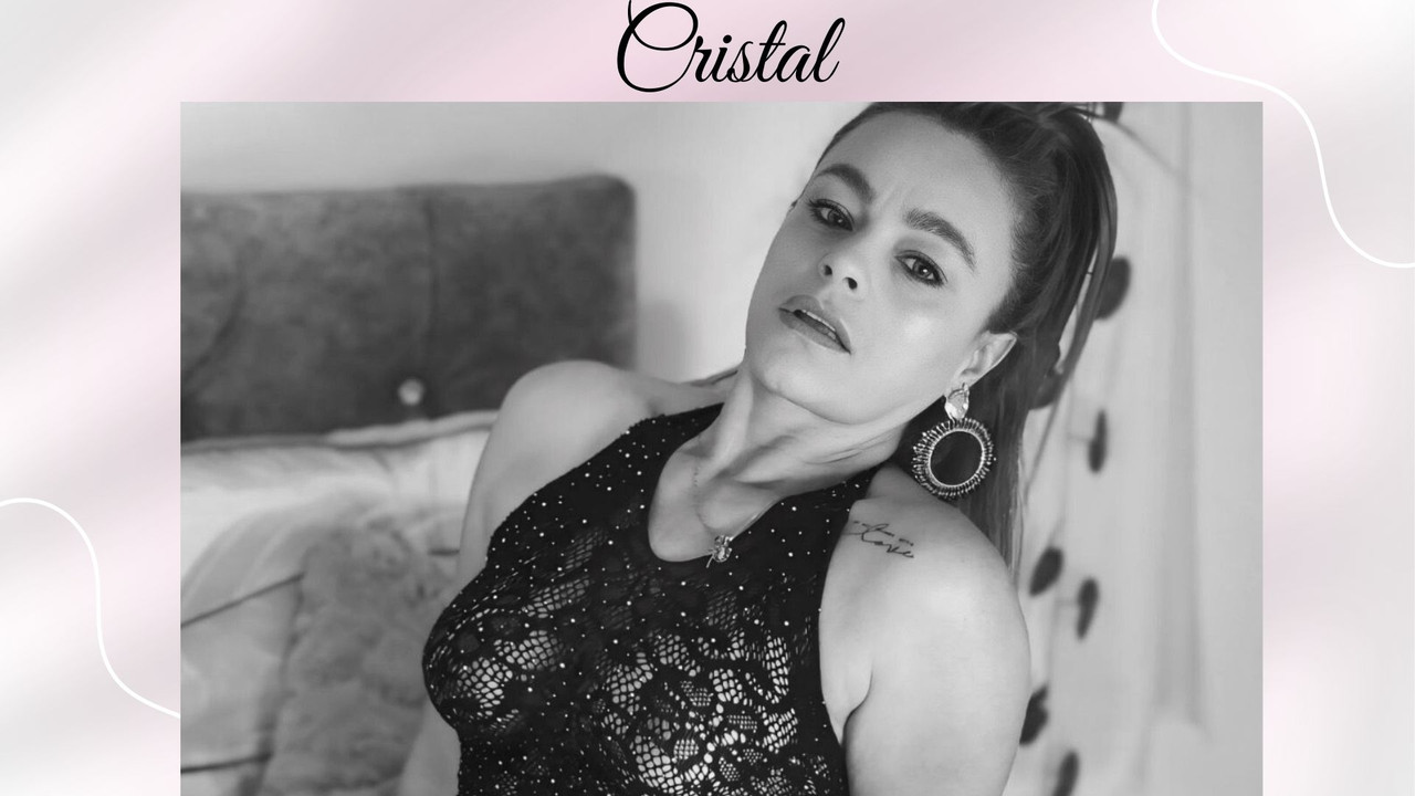 Presentación Portafolio Community Manager Minimalista Rosa y Verde (5)