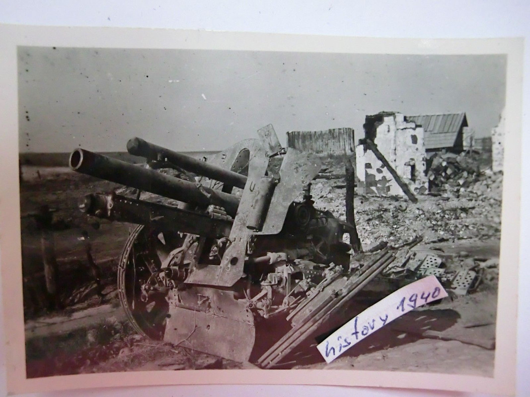 Foto eines zerstörten Beute-Geschütz in Polozk - Russland.