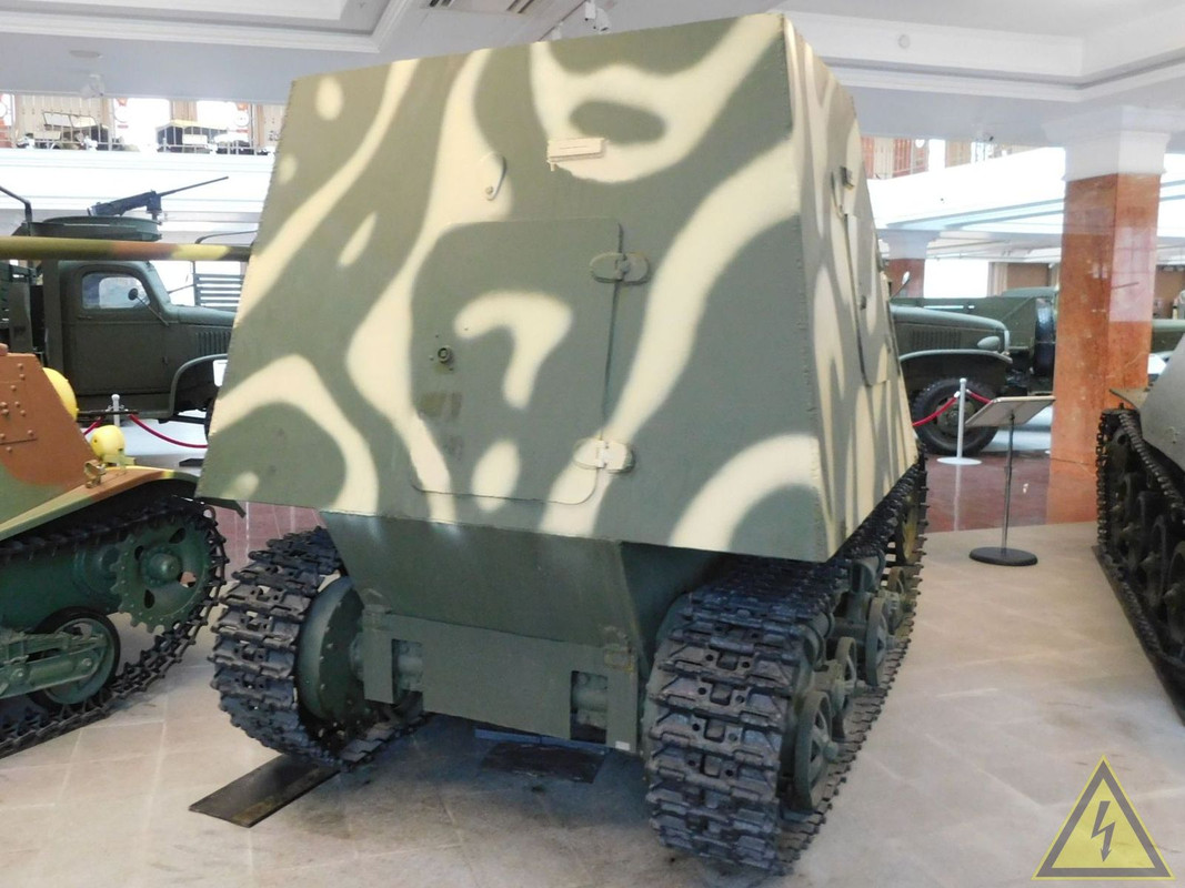 Макет советского бронированного трактор ХТЗ-16, Музейный комплекс УГМК, Верхняя Пышма DSCN5518