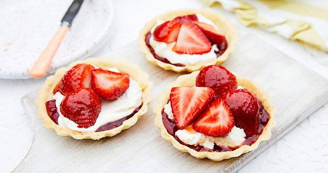 strawberry-cream-tarts.jpg