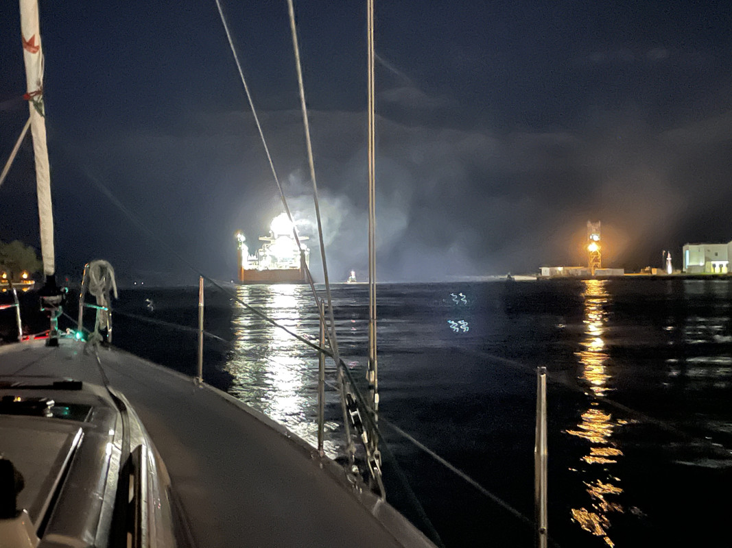 21D9F289-57AC-4B5B-ACF8-852FC78FC479