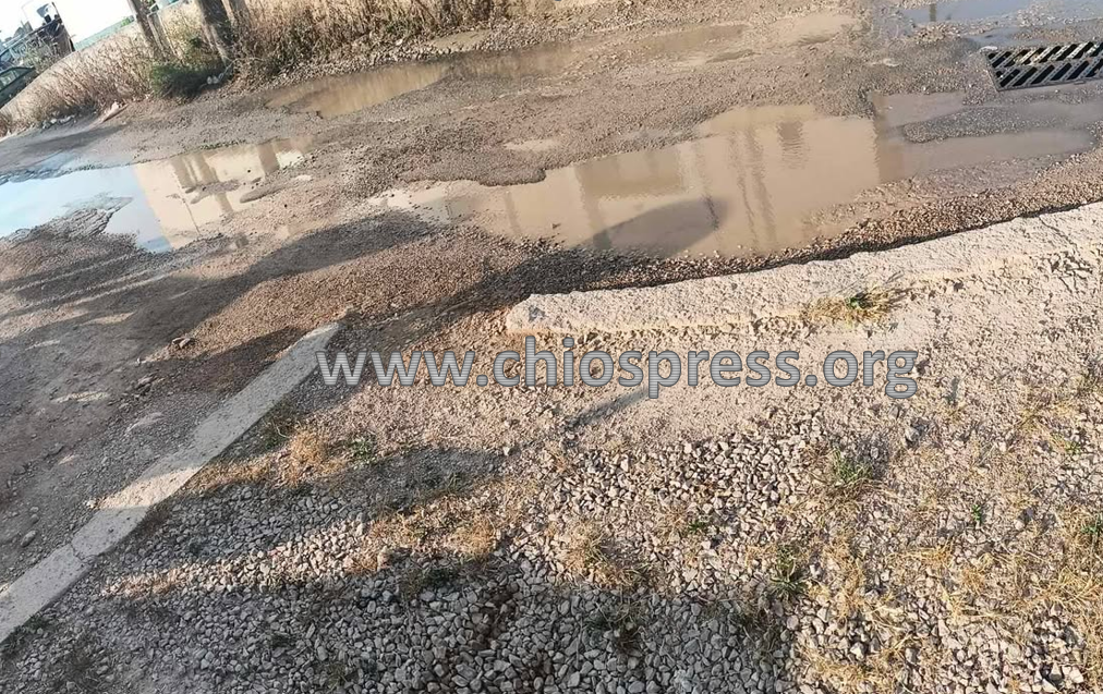ΠΟΛΛΑ ΤΑ ΚΥΒΙΚΑ ΝΕΡΟΥ ΣΤΗΝ ΑΣΦΑΛΤΟ ΚΥΡΙΕ ΜΑΝΩΛΑΚΗ (ΦΩΤΟ)
