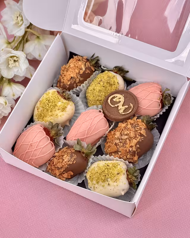 Клубника в шоколаде микс (9шт)