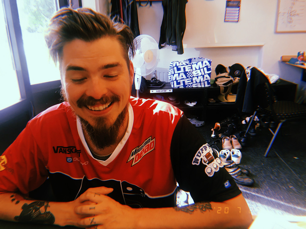 26EF0C30-61F6-4CE7-BF85-E825AE57FCAB