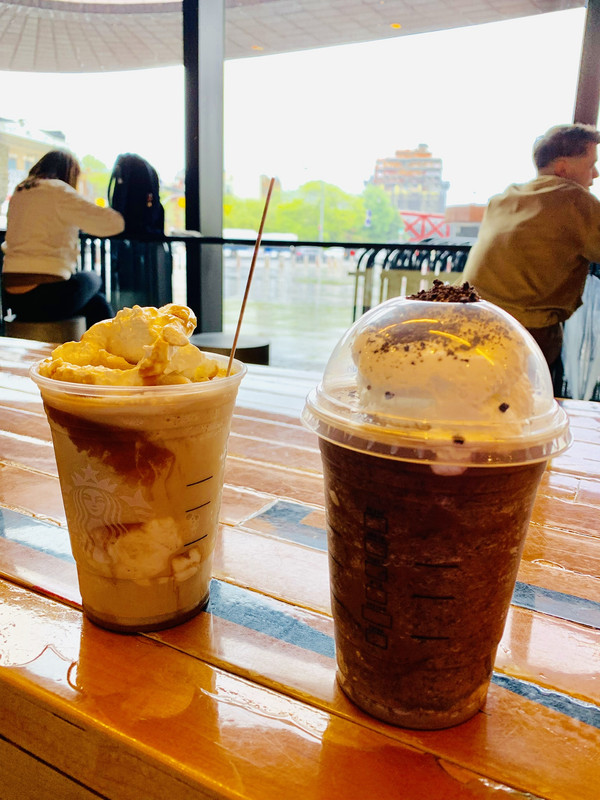 2AFCA4AD-7BC8-43B6-8D28-1A95A90D1EA8