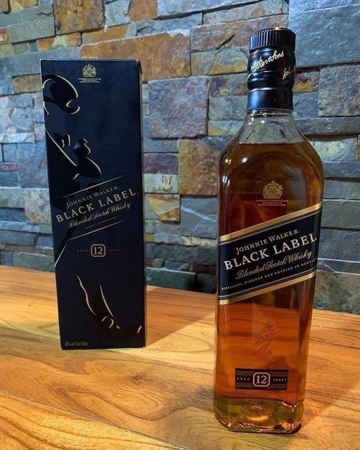 Whisky Johnnie Walker Escocês Black Label – 12 anos Blended 750ml