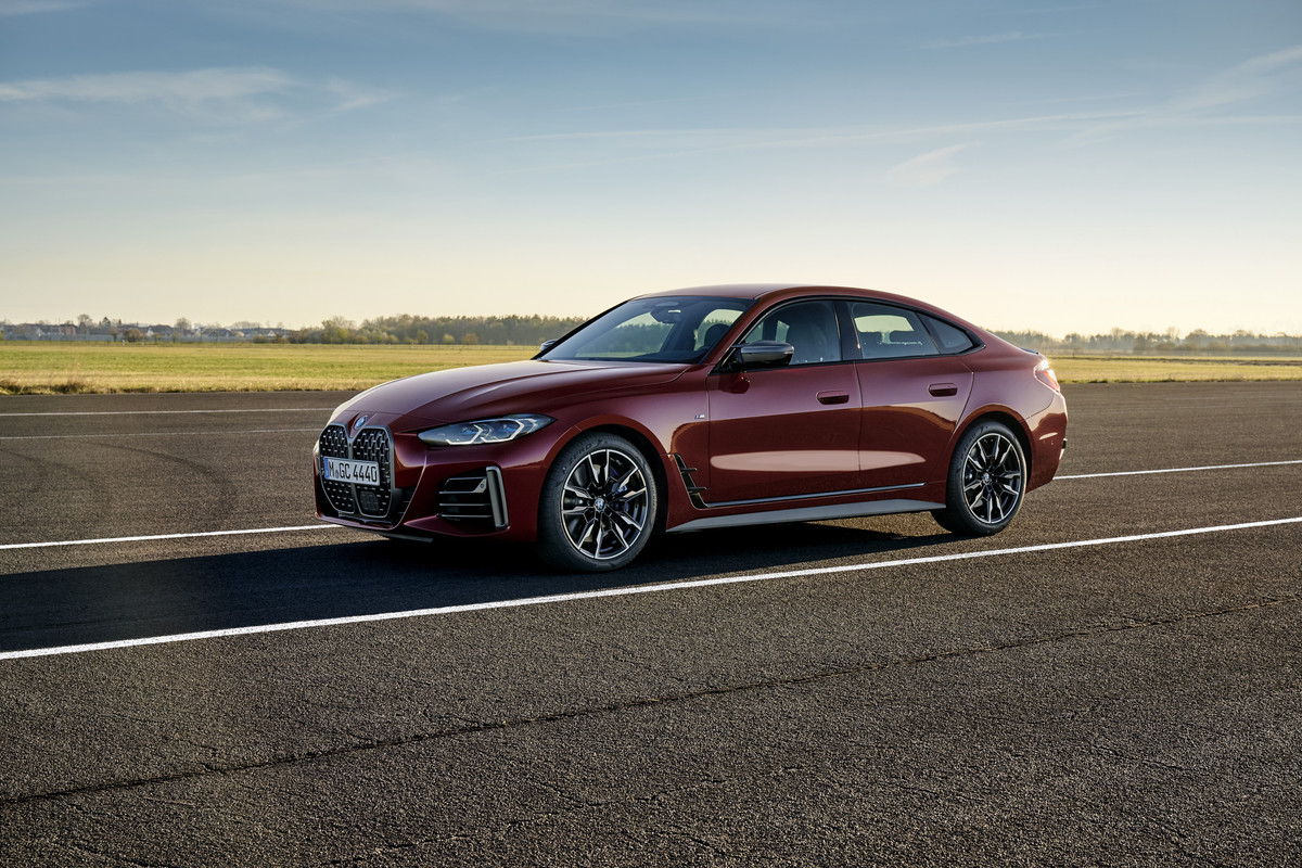 P90424655_highRes_the-all-new-bmw-m440