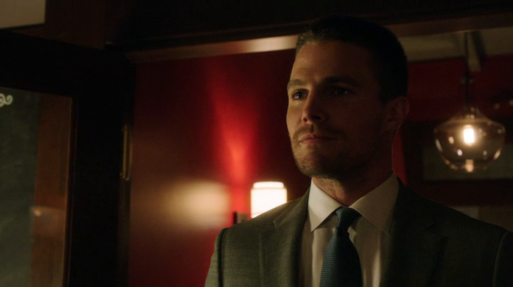 Arrow.S03E01.Calma.apparente.BDMux.ITA.ENG.x264-BlackBit[screenshot 6]