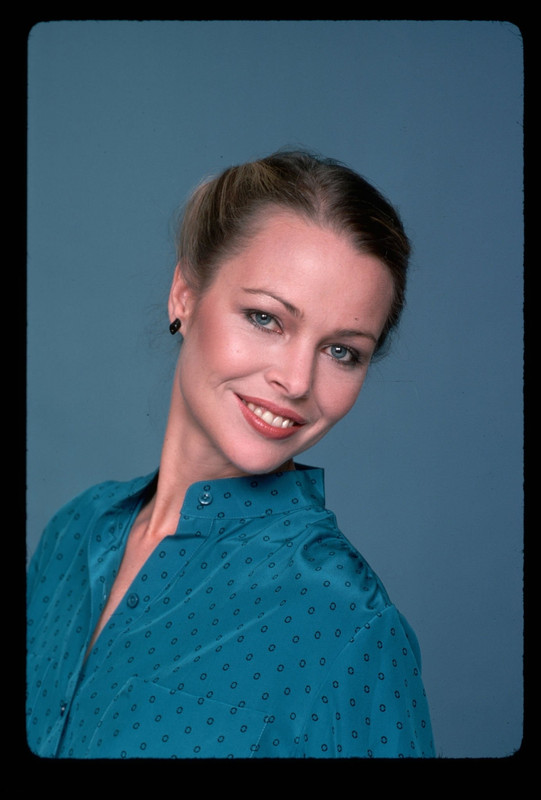 michelle_phillips_b17